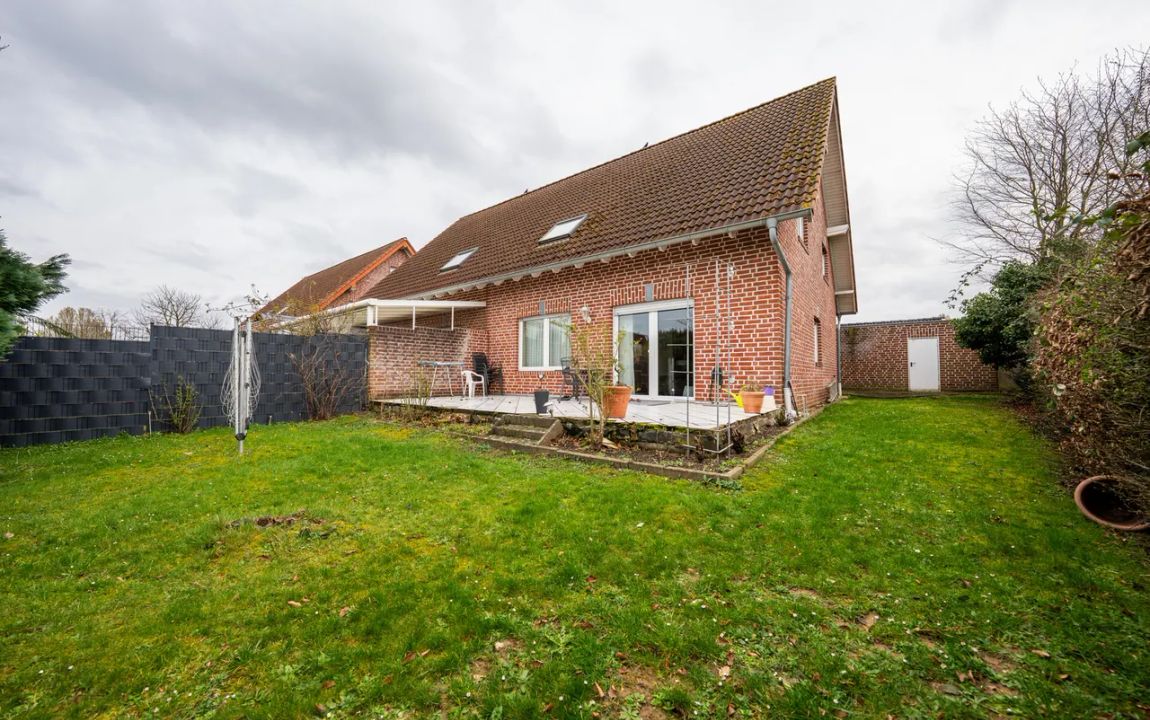 Wohnen mit Raumgefühl: 5 Zimmer – 155 m² – Ausgebautes Dachgeschoss in ruhiger Lage