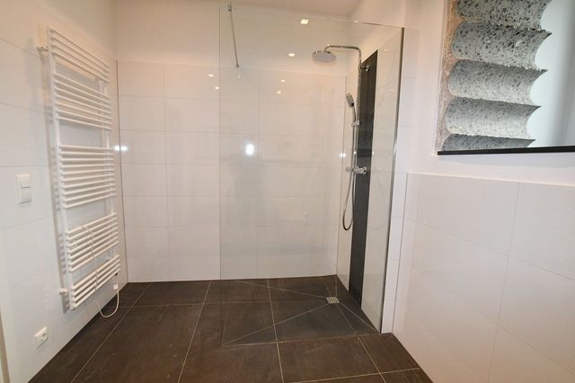 ebenerdige Regendusche