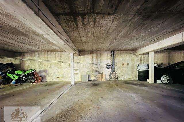 Tiefgaragenstellplatz