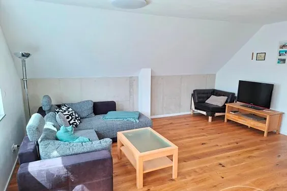 Lehrte, Modern möblierte Neubauwohnung im 2. OG mit Dachterrasse und Internet.