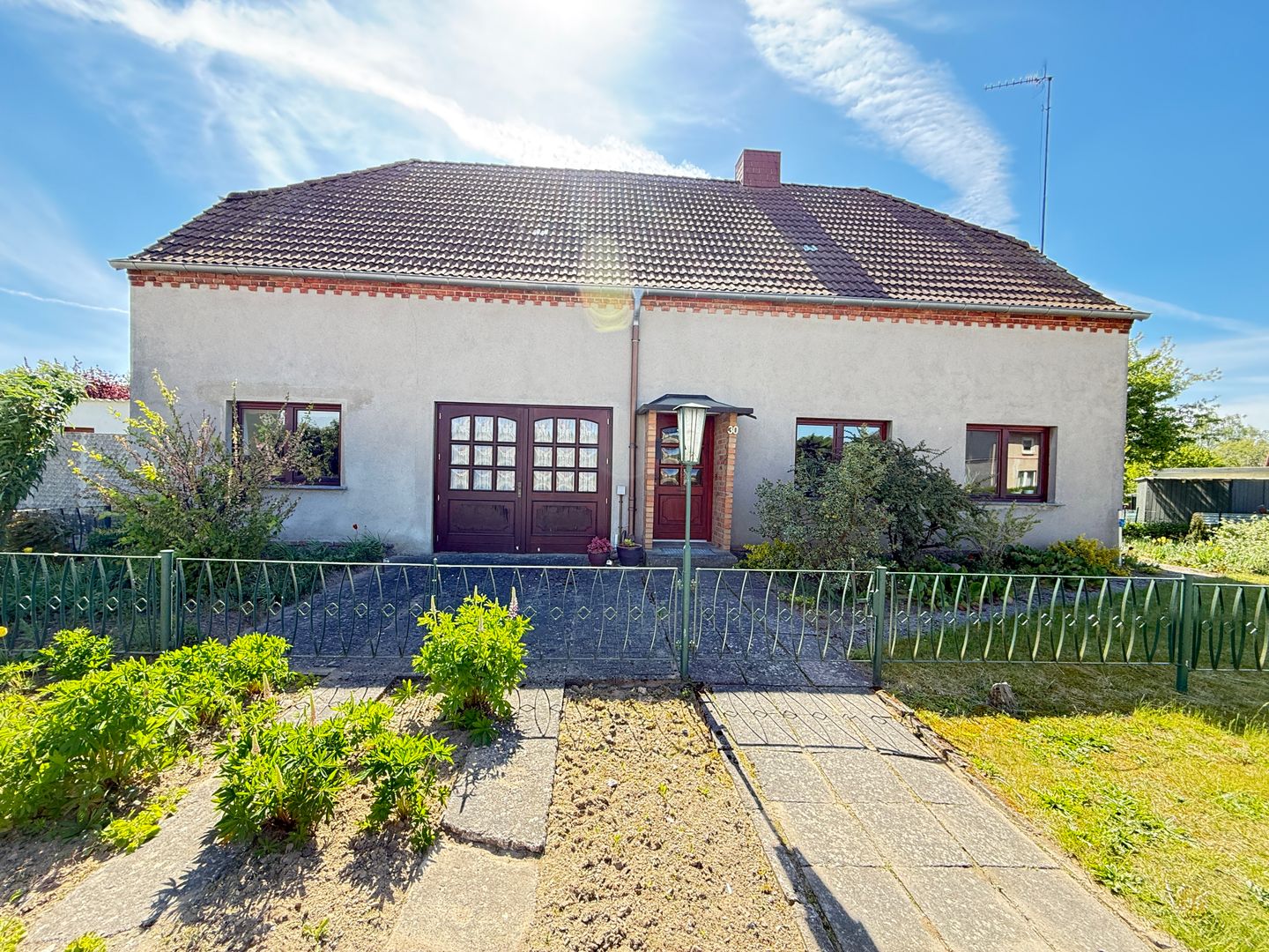 Einfamilienhaus mit viel potenzial und weitläufigem Grundstück