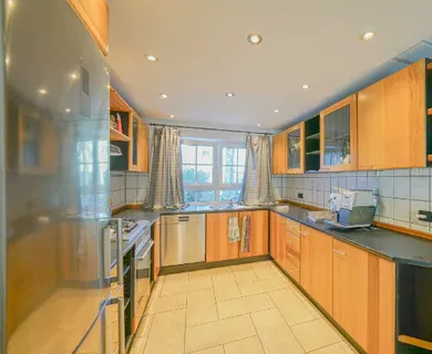 Freistehendes Einfamilienhaus mit Garten und Sonnenbalkon - Photo 3