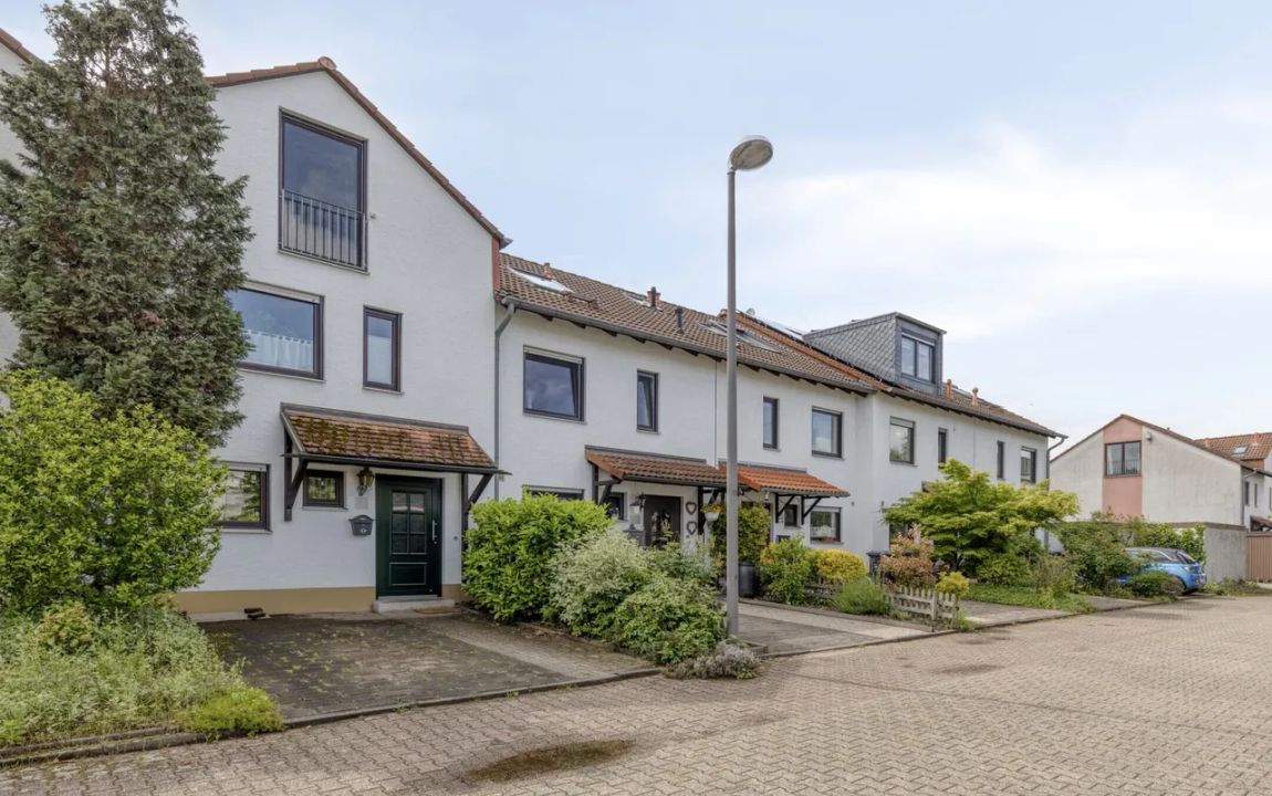 Reihenmittelhaus in ruhiger Spielstraße / Einziehen und Wohlfühlen