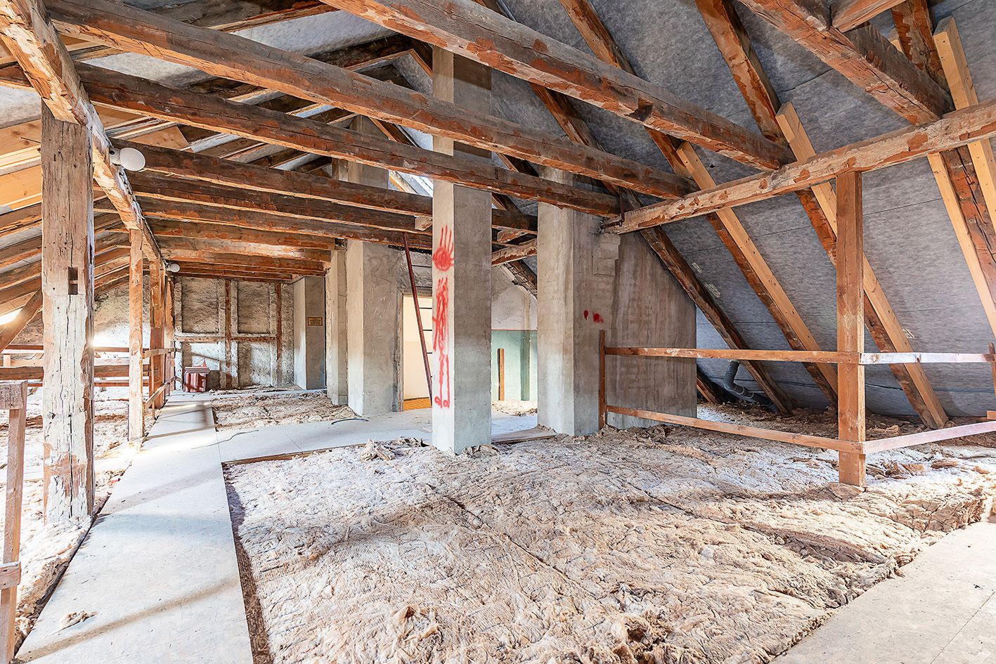 Einzigartige Gelegenheit: Unausgebauter Dachrohling mit Baugenehmigung !