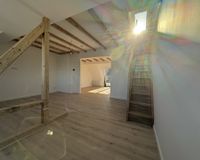 Wohnen Aufgang Spitzboden