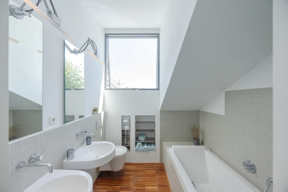 Kinderbad mit Badewanne