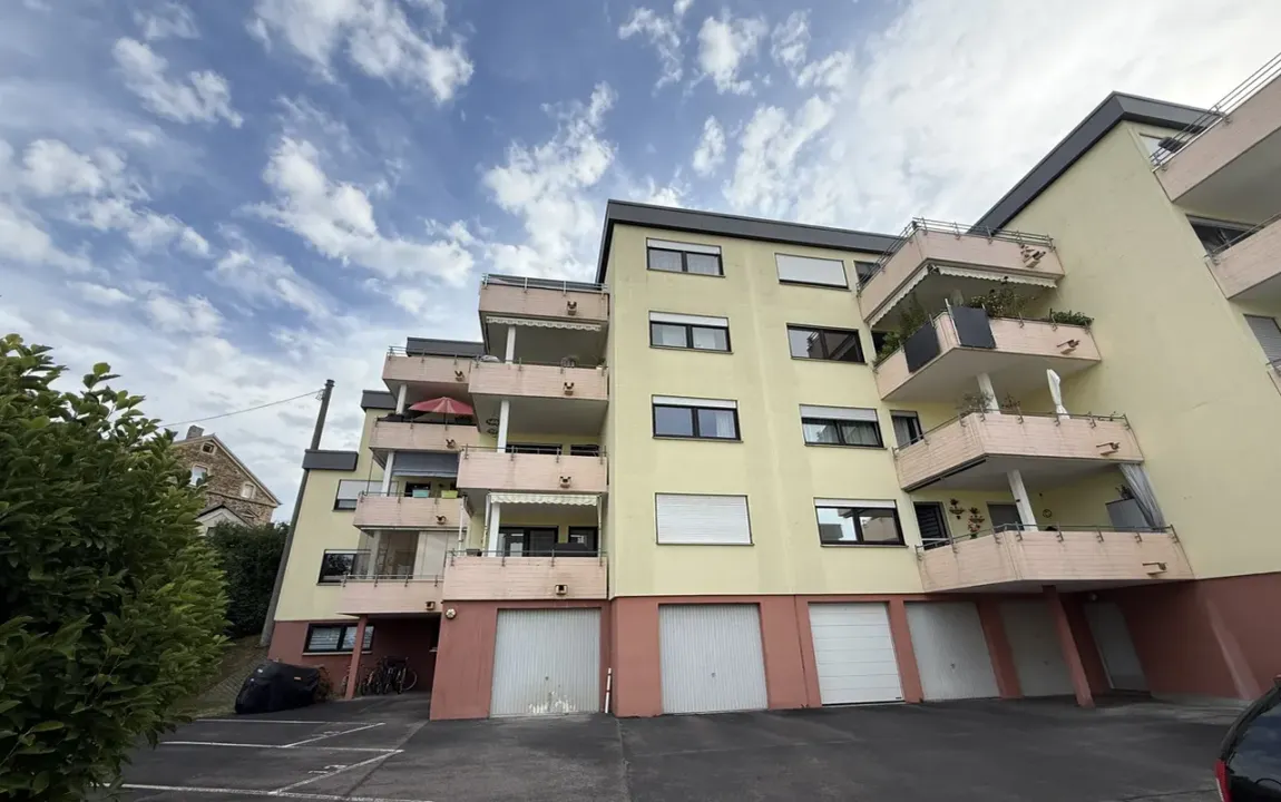 Helle 3 Z-K-Bad-Wohnung mit Balkon und Garage in ruhiger Lage von Bendorf!
Sofort verfügbar!