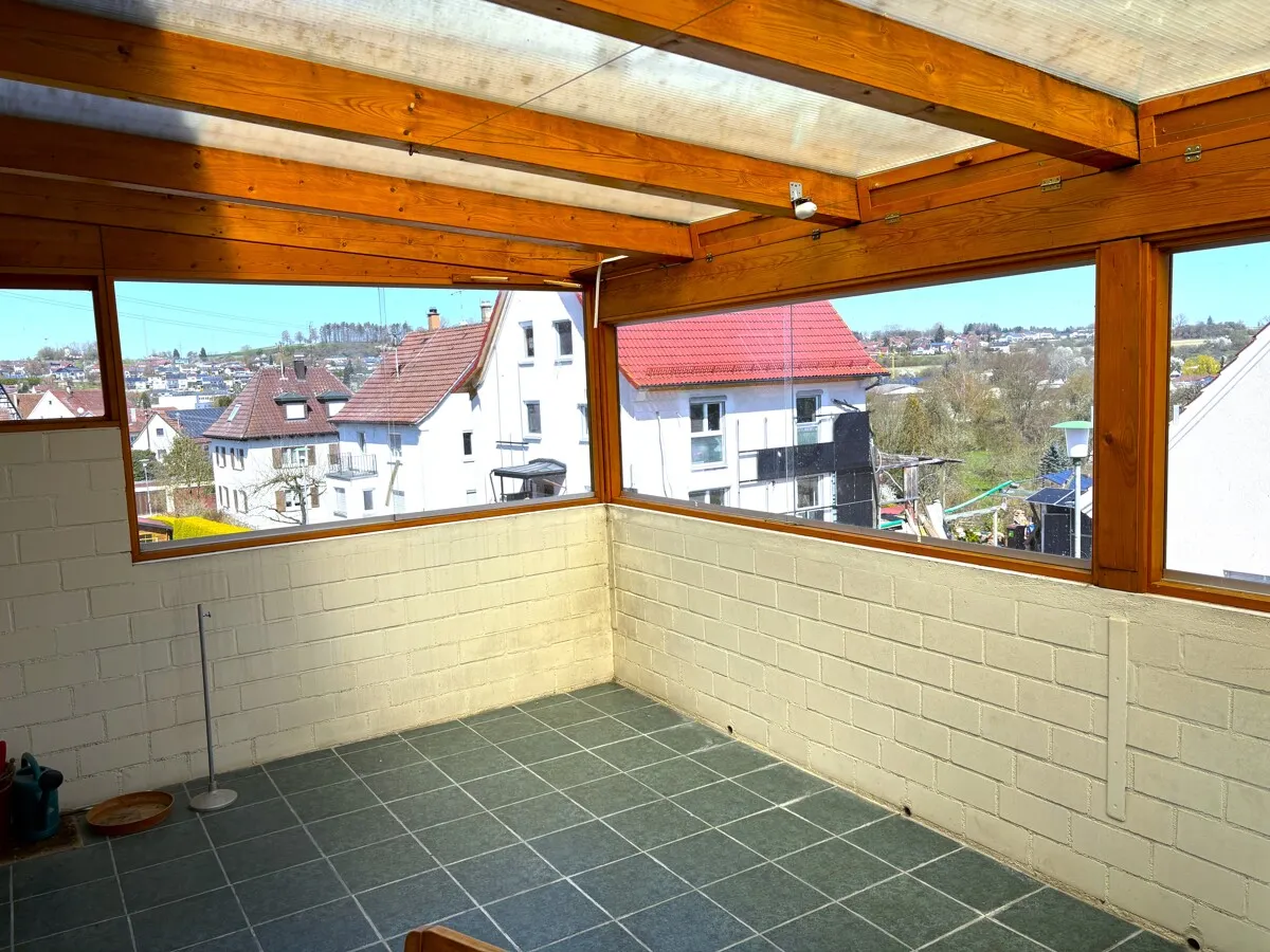 Überdachter Balkon