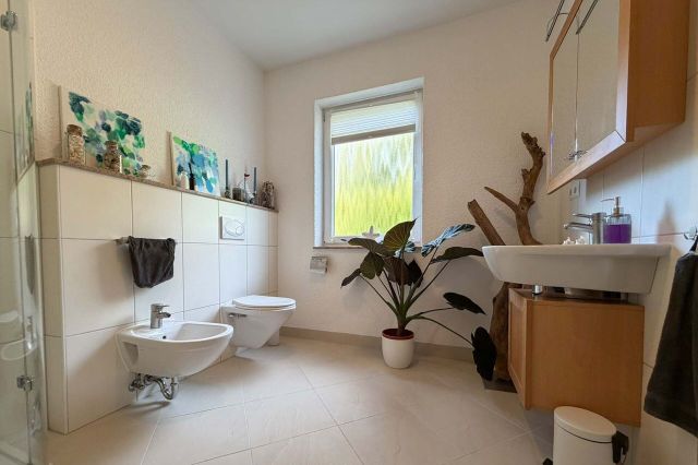 Badezimmer (EG)