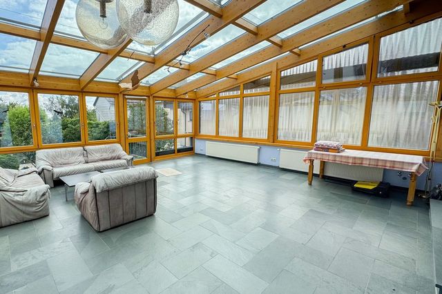 großer Wintergarten 