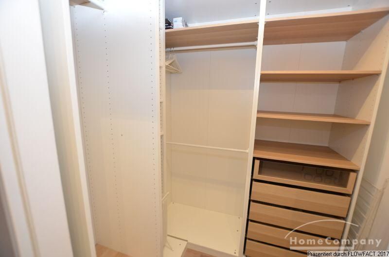 begehbarer Kleiderschrank