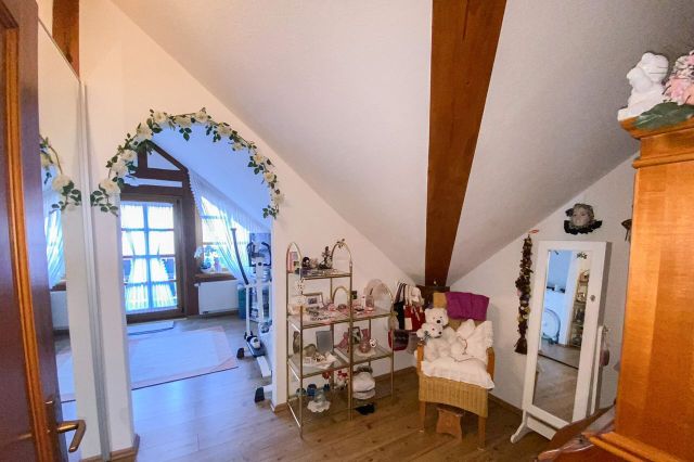 Durchgangszimmer DG
