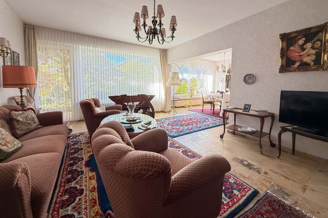 Wohn-/Esszimmer (ELW)