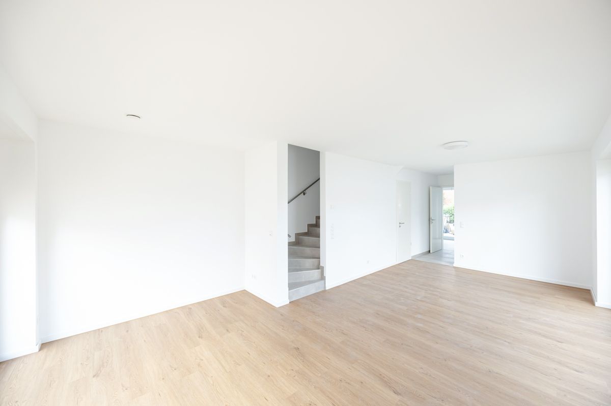 ...mit Aufgang zum 1. Obergeschoss !