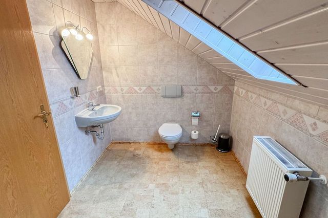 Tageslichtbad mit Dusche DG