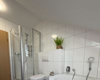 ...und Dusche 