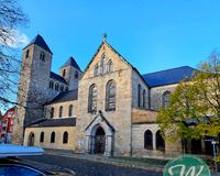 Blick auf die gegenüberliegende Kirche