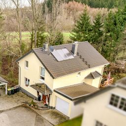 Direkt am Naturschutzgebiet! Modernes Haus mit Einliegerwohnung, Aufzug und vielen Extras!