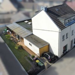 R E S E R V I E R T Wohn- und Geschäftshaus mit viel Potential und Gestaltungsmöglichkeiten