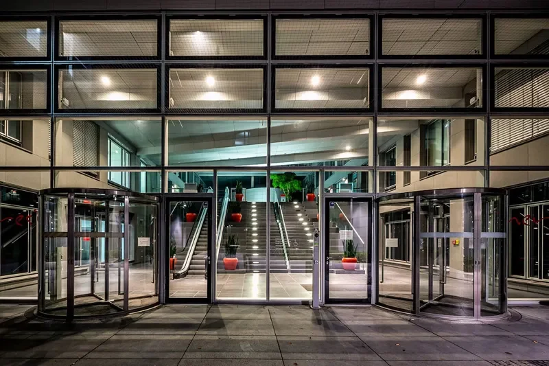 Eingangsbereich (©Deka Immobilien)