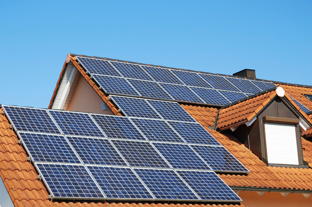 Photovoltaik und Immobilienwert: Wie Solaranlagen den Verkaufspreis beeinflussen