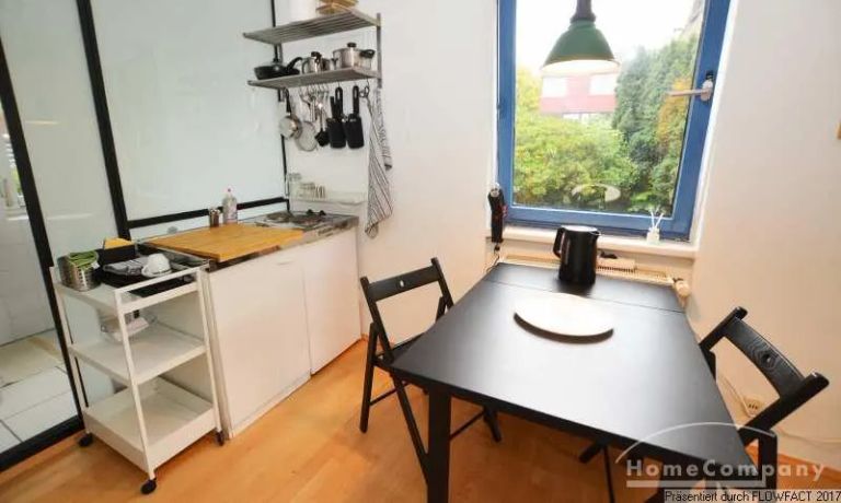 Pantry mit Esstisch