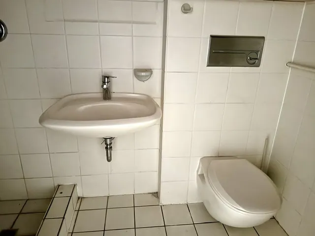 Das zweite Bad im Keller, passend zur Sauna und zum Gästezimmer