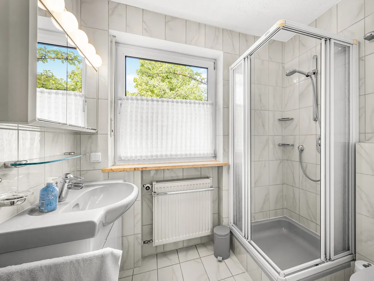 Badezimmer im OG (Reiheneckhaus)