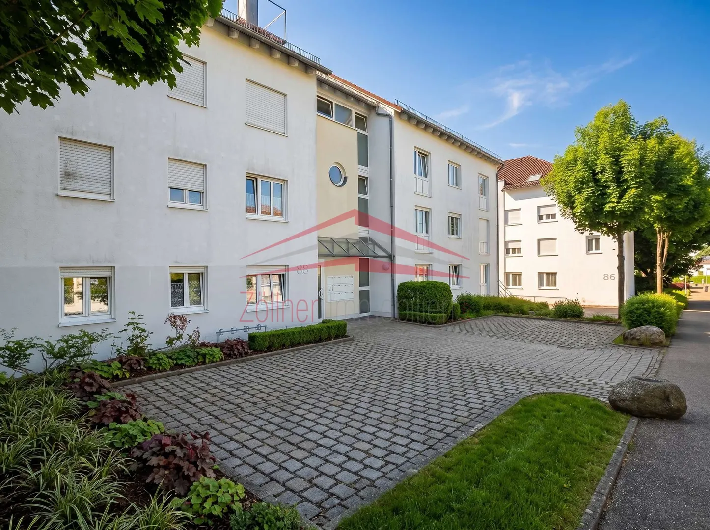 Gepflegte 4-Zimmer-Wohnung mit Balkon, Tiefgaragenstellplatz und guter Raumaufteilung in Aalen