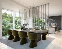 Es handelt sich um unverbindliche Illustrationen mit Sonderausstattungen. Die Bauausführung erfolgt durch das Bauunternehmen