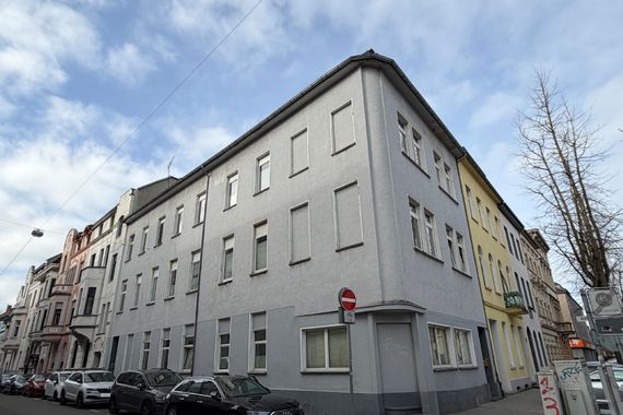 KR: 6-PARTEIENHAUS MIT MIETSTEIGERUNGSPOTENZIAL ZU KAUFEN