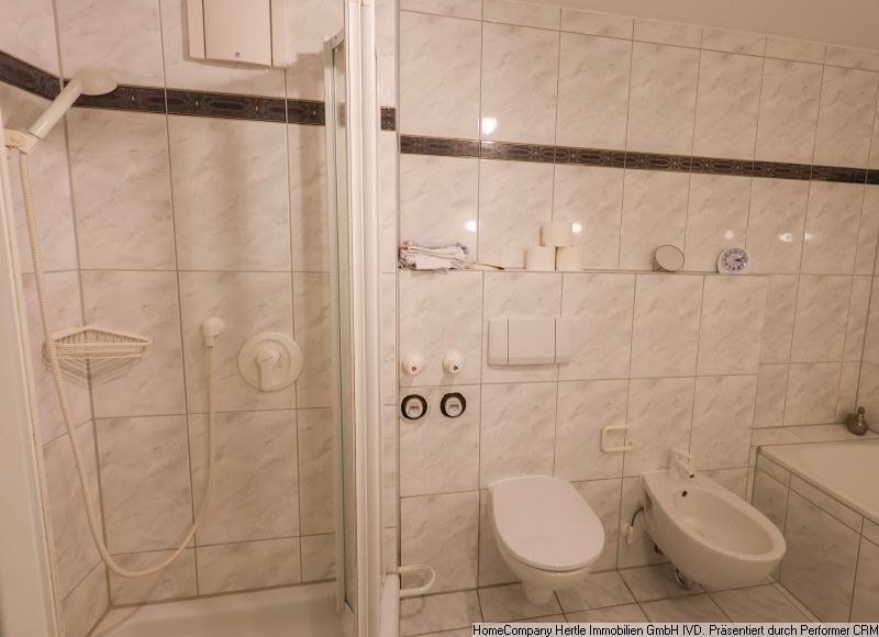 Gro&szlig;es Badezimmer