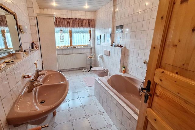 Wannenbad Dachgeschoss