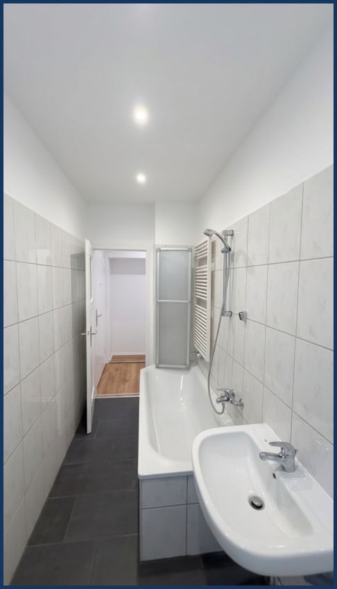 Attraktive 2-Zimmer-Wohnung mit ca. 60,50 m² Neuer Einbauküche und Balkon zum Garten - Foto 4