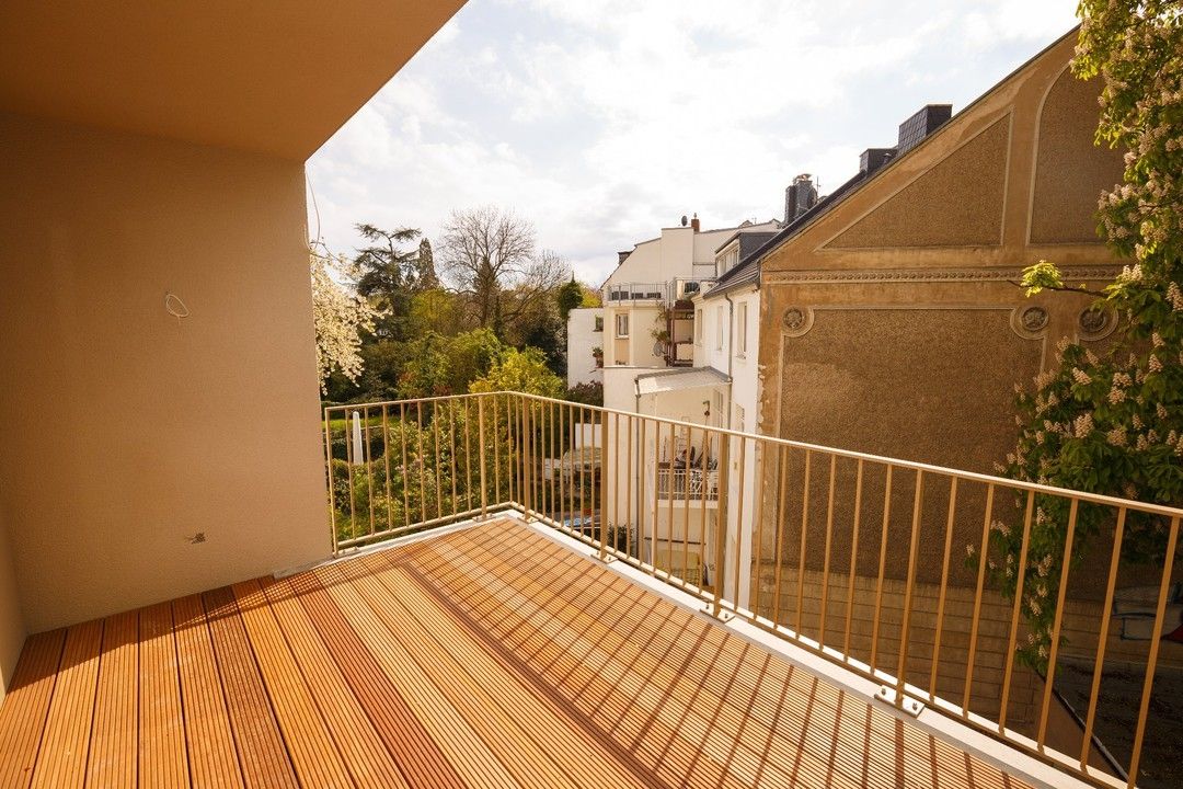 Balkon Wohnzimmer und Küche