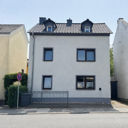 Solides Zweifamilienhaus mit Garten in zentraler Lage bei Limburg!