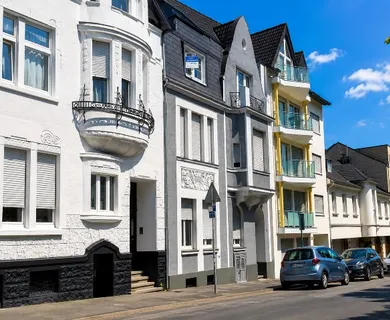 Exklusives Haus-im-Haus mit Garten, Sauna und Whirlpool in Mönchengladbach-Innenstadt