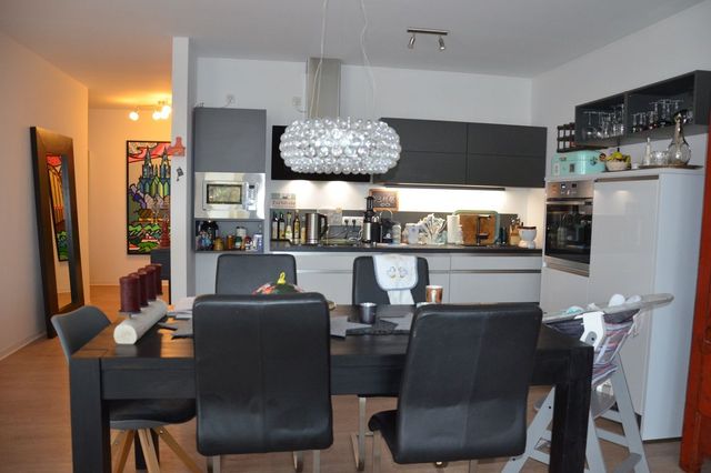 offene Küche u. Essbereich