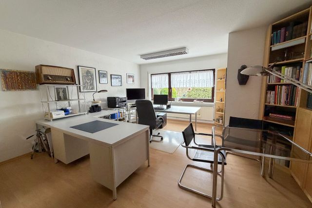 Büro UG 