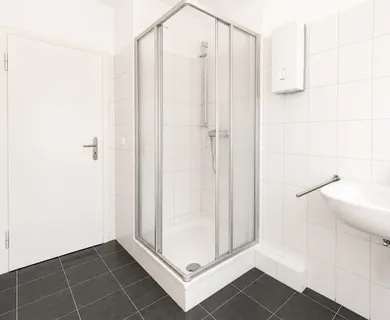 MODERNE 3-ZIMMERWOHNUNG MIT BALKON IM KREFELDER ZENTRUM ZU MIETEN! - Photo 2