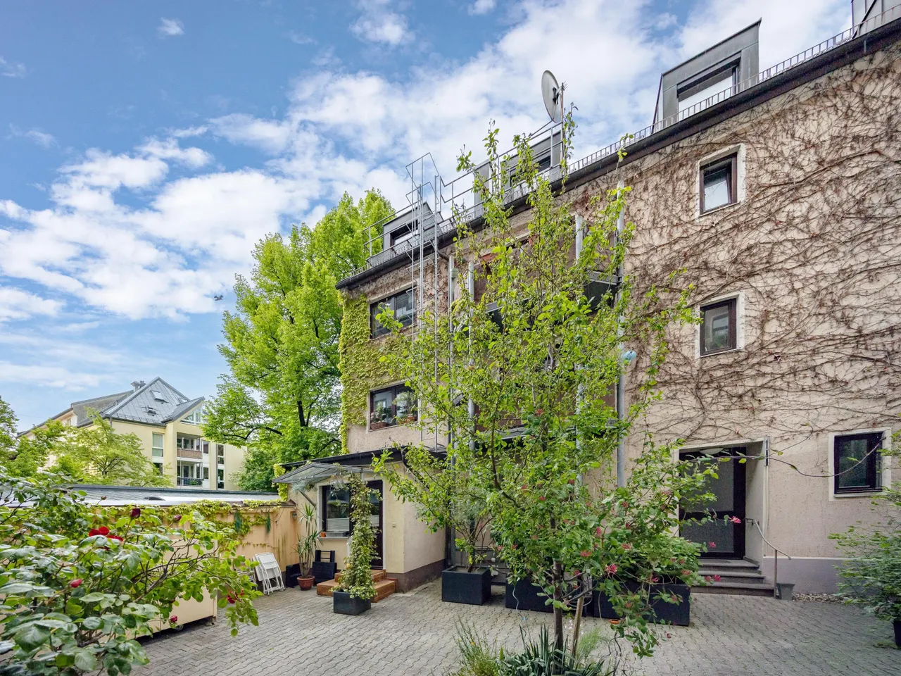 Innenhof mit Terrasse
