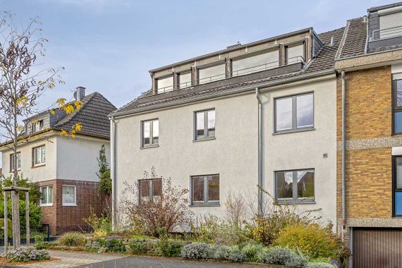 Attraktives Einfamilienhaus für eine Großfamilie mit weitläufigem Garten in Ratingen-Süd