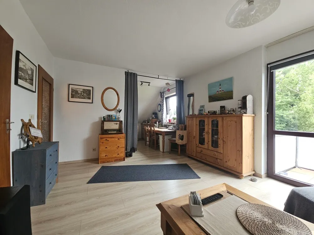 Wohnzimmer, Wohnung oben links, Ansicht 2