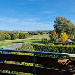 Was ein Ausblick! Geräumige Wohnung im Speckgürtel von Köln.