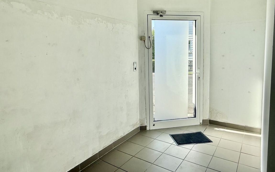 Gut sichtbare Gewerbefläche in Hachenburg! Ideal als Ladenlokal, Bürofläche o.ä.