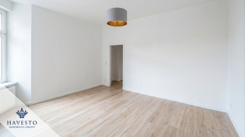 Helle 4-Zimmer-Altbauwohnung mit Wannenbad und großem Balkon zum ruhigen Innenhof - Foto 3