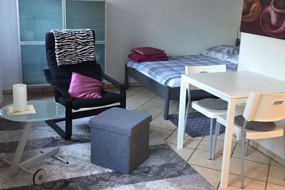 Helles, freundliches Einzimmerapartment in Saarbrücken St. Arnual