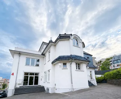 Exklusive Haus-in-Haus-Gewerberäume mit Dachterrasse und Stellplätzen