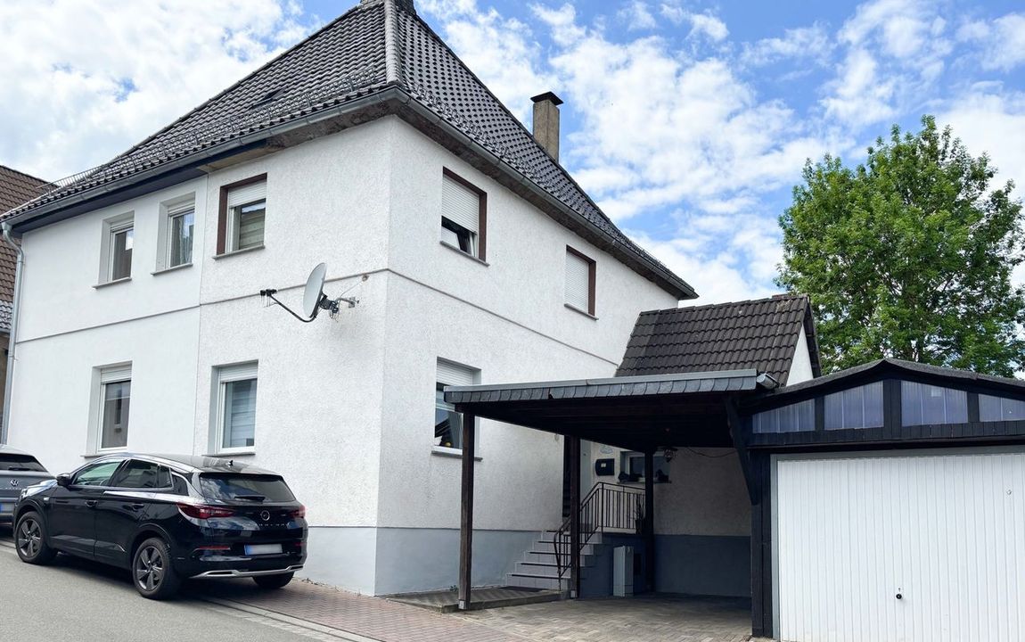 Solide Doppelhaushälfte in ruhiger Wohngegend von Wissen!