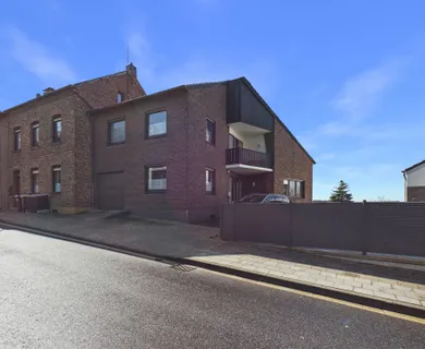 Zwei attraktive Reihenhäuser mit vielseitigem Nutzungspotenzial!